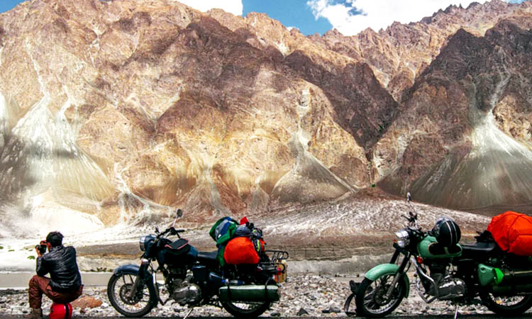 Experience The Thrilling Motorbiking In Kunzum Pass